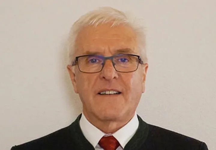 Guenther-Reinalter--Schriftleiter-Tiroler-Krippengeschehen Guenther-Reinalter--Schriftleiter-Tiroler-Krippengeschehen